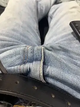 Snapshot of Daisuke_01 chatting on December 3, 2025, 3:36 am Daisuke 01 online show from December 3, 2025, 3:36 am