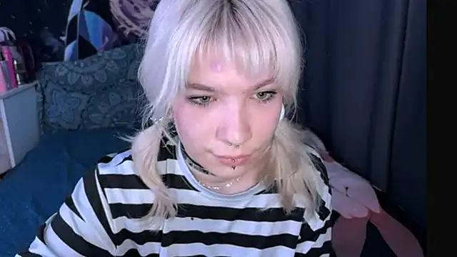 LolaDollyMur online show from December 14, 2025, 7:51 pm