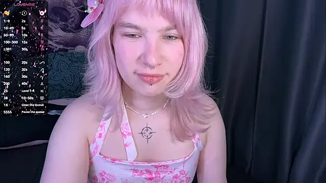 LolaDollyMur online show from December 20, 2025, 7:10 pm