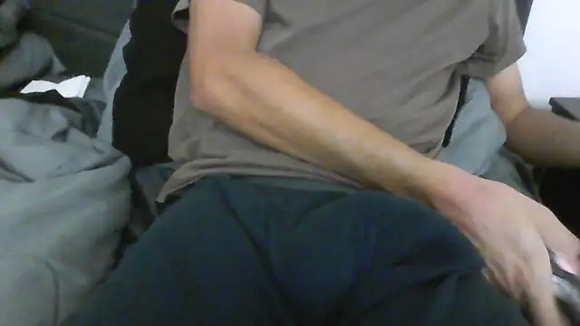 latinman7944 online show from April 19, 2026, 6:46 am