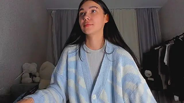 Snapshot of SakuraVibe chatting on November 25, 2025, 2:28 pm SakuraVibe online show from November 25, 2025, 2:28 pm