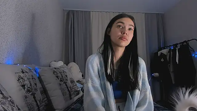 Snapshot of SakuraVibe chatting on December 2, 2025, 1:44 am SakuraVibe online show from December 2, 2025, 1:44 am