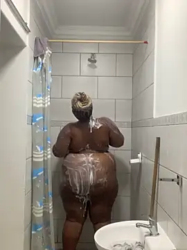 Snapshot of cuddlegiantbear chatting on November 24, 2025, 5:45 pm cuddlegiantbear online show from November 24, 2025, 5:45 pm