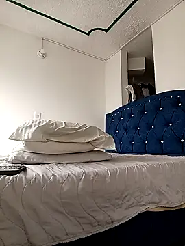 man black hot24 online show from April 7, 2026, 12:05 pm