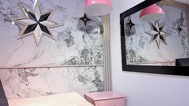 ZoeCollin online show from March 18, 2026, 7:28 pm