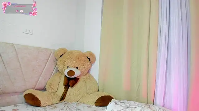 lia sweetty online show from April 9, 2026, 6:19 am