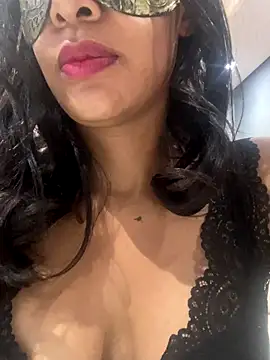 Snapshot of LunnaMaska chatting on December 1, 2025, 2:44 pm LunnaMaska online show from December 1, 2025, 2:44 pm