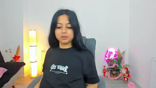 Serennax online show from December 2, 2025, 5:13 am