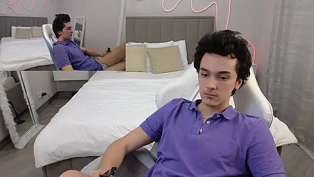 MoonlinSkinn online show from February 8, 2026, 1:09 am