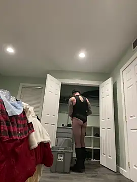 Snapshot of JSizzle13 chatting on December 21, 2025, 7:37 am JSizzle13 online show from December 21, 2025, 7:37 am