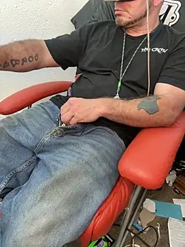 2addictivelyhorny online show from March 2, 2026, 9:38 am