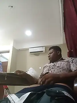 LovelyHughes online show from February 12, 2026, 11:00 pm