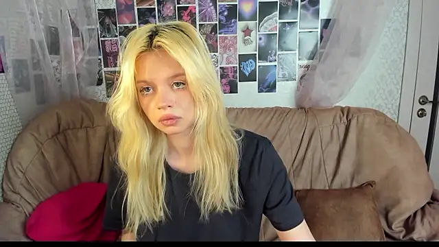 AlysaMeow online show from February 5, 2026, 1:49 pm