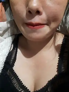 mai-mai-97 online show from December 5, 2025, 2:03 pm