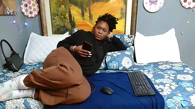 Snapshot of JuicyEbonyGoddess chatting on February 13, 2026, 8:27 pm JuicyEbonyGoddess online show from February 13, 2026, 8:27 pm