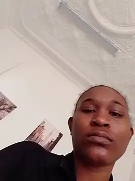 Snapshot of JuicyEbonyGoddess chatting on May 20, 2026, 9:48 am JuicyEbonyGoddess online show from May 20, 2026, 9:48 am