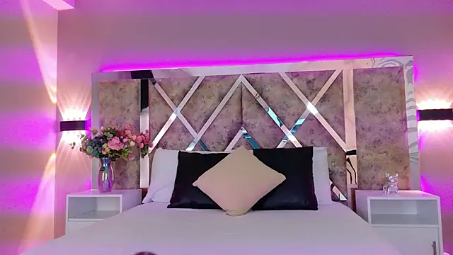 MelissaGill  online show from January 12, 2026, 2:44 pm