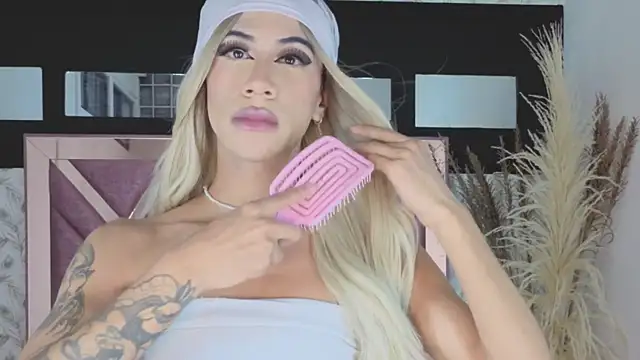 megan lenon online show from February 4, 2026, 8:03 pm