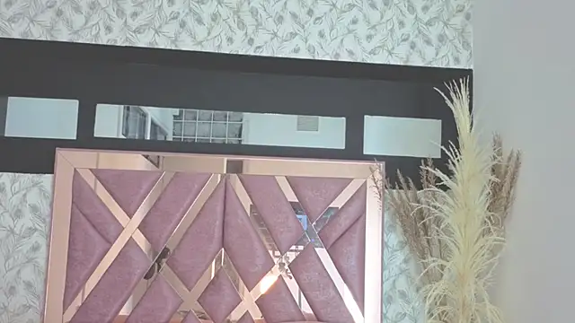 megan lenon online show from February 12, 2026, 11:55 pm