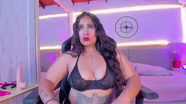 Julietaa 1 online show from December 4, 2025, 7:44 pm