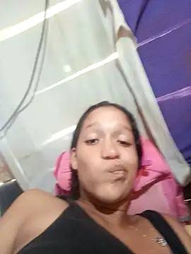 Snapshot of rachelbunny_and_kevin chatting on December 4, 2025, 5:32 pm rachelbunny and kevin online show from December 4, 2025, 5:32 pm