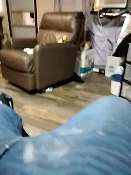 Snapshot of 25clouds chatting on December 1, 2025, 3:39 pm 25clouds online show from December 1, 2025, 3:39 pm