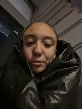 CristinaSw online show from December 17, 2025, 8:15 pm