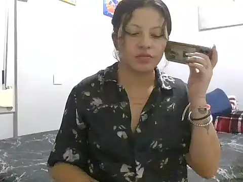 Snapshot of marcoz_charlotte05 chatting on November 26, 2025, 1:06 am marcoz charlotte05 online show from November 26, 2025, 1:06 am