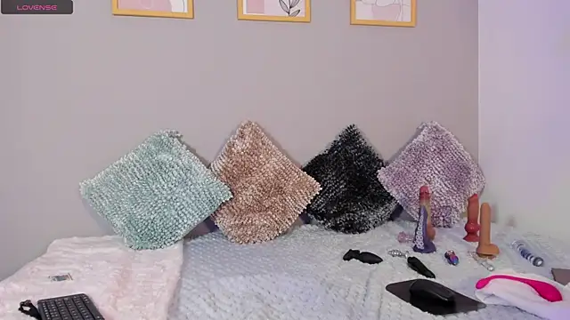 Snapshot of IvannaVolk_ chatting on May 16, 2026, 10:36 am IvannaVolk online show from May 16, 2026, 10:36 am