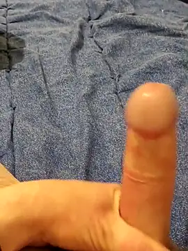 Snapshot of poeperke2830 chatting on February 27, 2026, 11:16 pm poeperke2830 online show from February 27, 2026, 11:16 pm