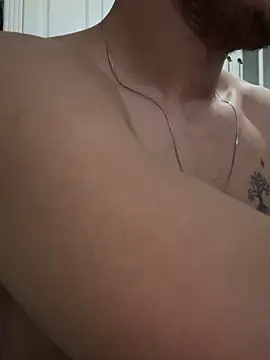 Snapshot of Bigefe chatting on February 18, 2026, 7:43 pm Bigefe online show from February 18, 2026, 7:43 pm