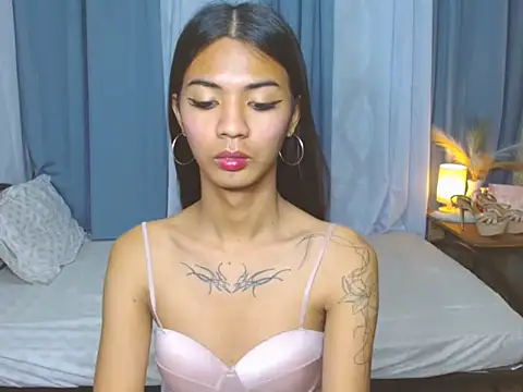 SamaraMillers online show from December 16, 2025, 3:39 pm