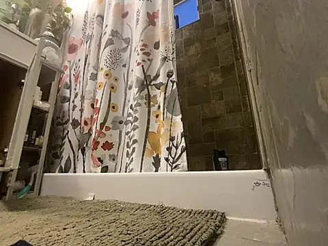 xxxenzo1 online show from January 18, 2025, 2:44 pm