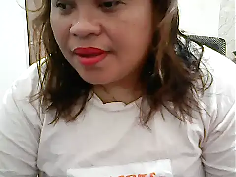 cutechubby online show from April 5, 2026, 10:34 am