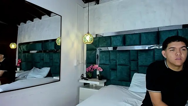  bonnyandclyde online show from February 7, 2026, 1:15 pm