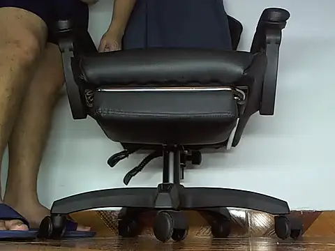 Alphacashmaster777 online show from April 9, 2026, 11:59 am