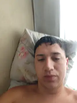 Snapshot of Alvarezz0202 chatting on February 12, 2026, 2:23 pm Alvarezz0202 online show from February 12, 2026, 2:23 pm