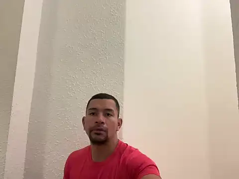 Snapshot of esleider12 chatting on December 15, 2025, 11:36 am esleider12 online show from December 15, 2025, 11:36 am