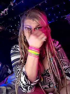 Horny hippie online show from October 28, 2025, 10:34 pm