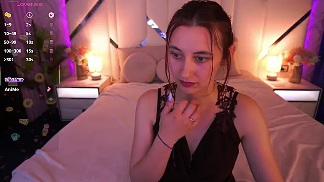 RoxieRay online show from June 9, 2026, 1:23 pm
