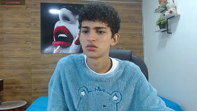 Michaelkoiv online show from December 15, 2025, 12:20 pm