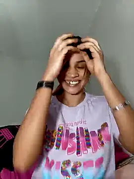Snapshot of Miss-Perfection chatting on April 27, 2026, 5:33 pm Miss-Perfection online show from April 27, 2026, 5:33 pm