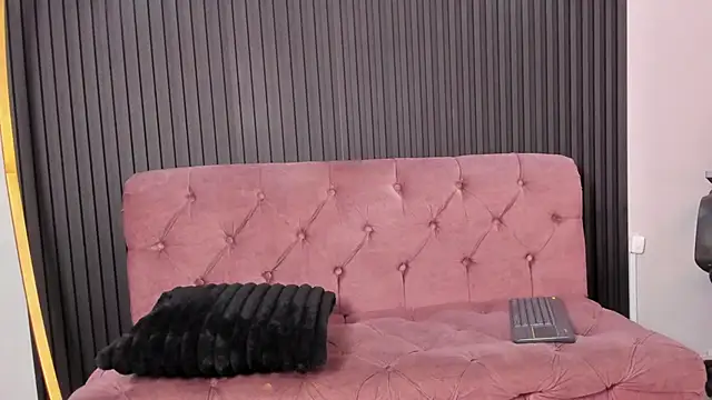 KarolWest  online show from January 10, 2026, 11:45 am