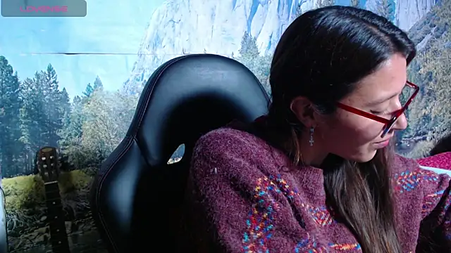 luanablood online show from April 17, 2026, 8:12 pm