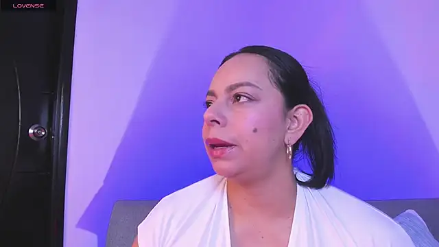 jimena chic1 online show from March 25, 2026, 2:01 pm