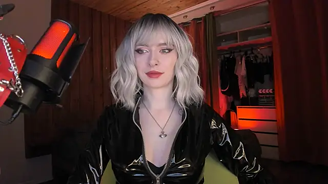 Snapshot of Mistress_Iris chatting on January 10, 2026, 10:58 pm Mistress Iris online show from January 10, 2026, 10:58 pm