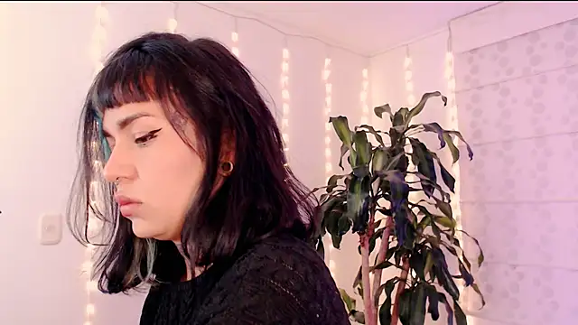 justmartina  online show from March 10, 2026, 1:32 am