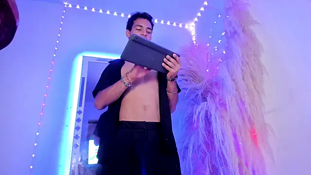 All fetiche online show from November 27, 2025, 1:02 pm