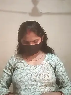 Pooja bhabhi00 online show from January 13, 2026, 7:35 am