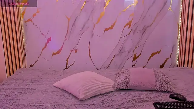 Dakota ferreti  online show from April 23, 2026, 3:25 pm